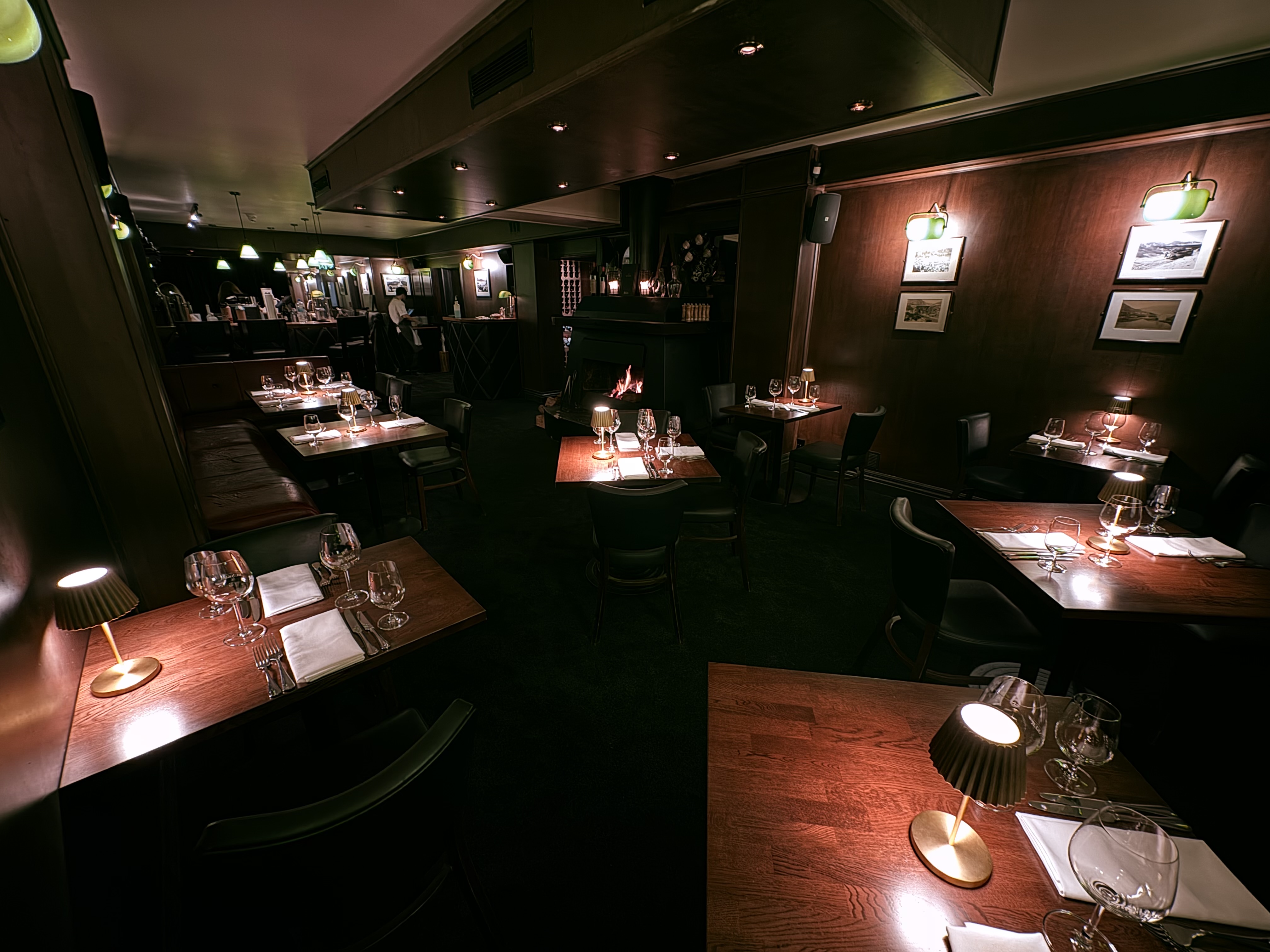 PREMIUM FIRESIDE DINING & COCKTAIL BAR, TUCKED AWAY IN THE HEART OF QUEENSTOWN SINCE 1997